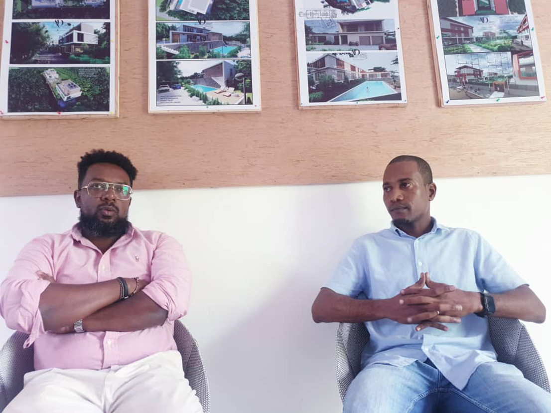 image Rencontre autour d’un café pour l’achat d’un terrain ou la construction